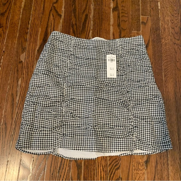 Abercrombie & Fitch Dresses & Skirts - Abercrombie ruched gingham black white mini skirt NEW